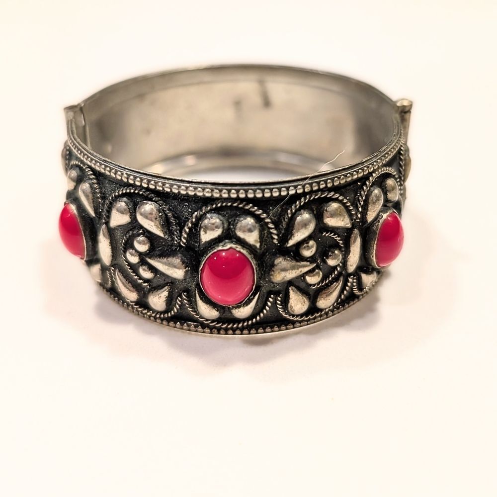 Vintage Italy Repousse Alpacca Silver Floral Cuff Bracelet Red Cabochons